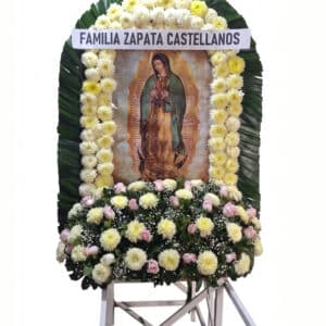 Parihuela mediana con polares y rosas y follajes