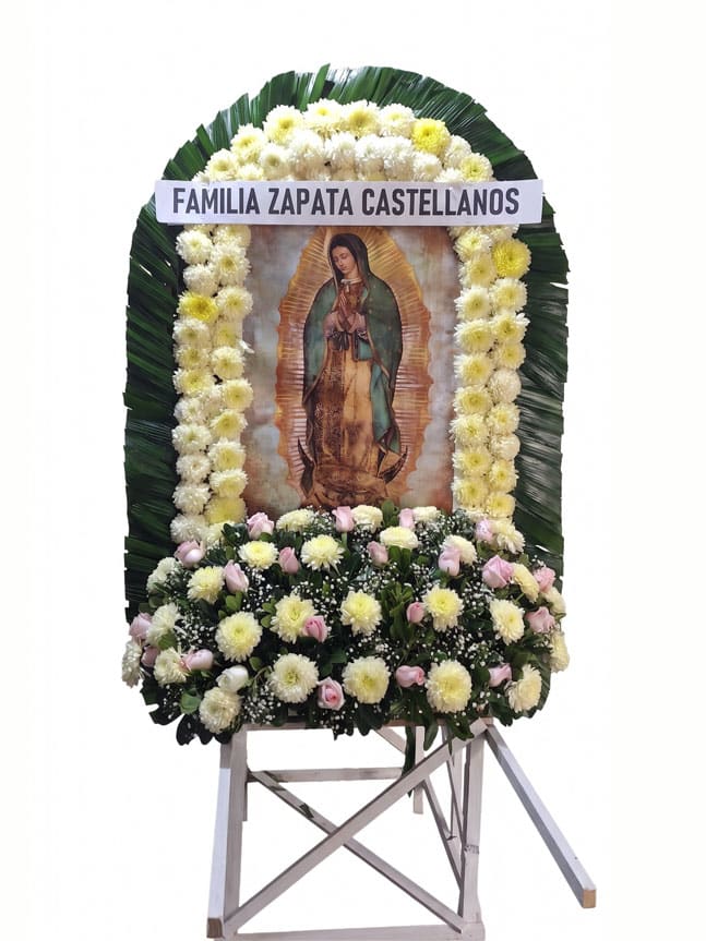 Parihuela mediana con polares y rosas y follajes